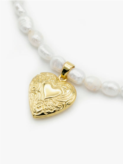 Locket Pearl Necklace